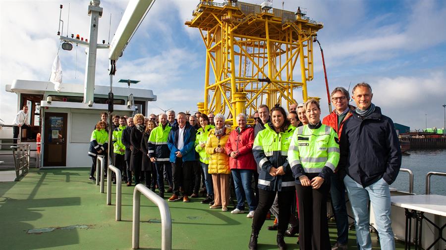Bericht NZO-voorzitter Sybilla Dekker op werkbezoek op de Noordzee bekijken